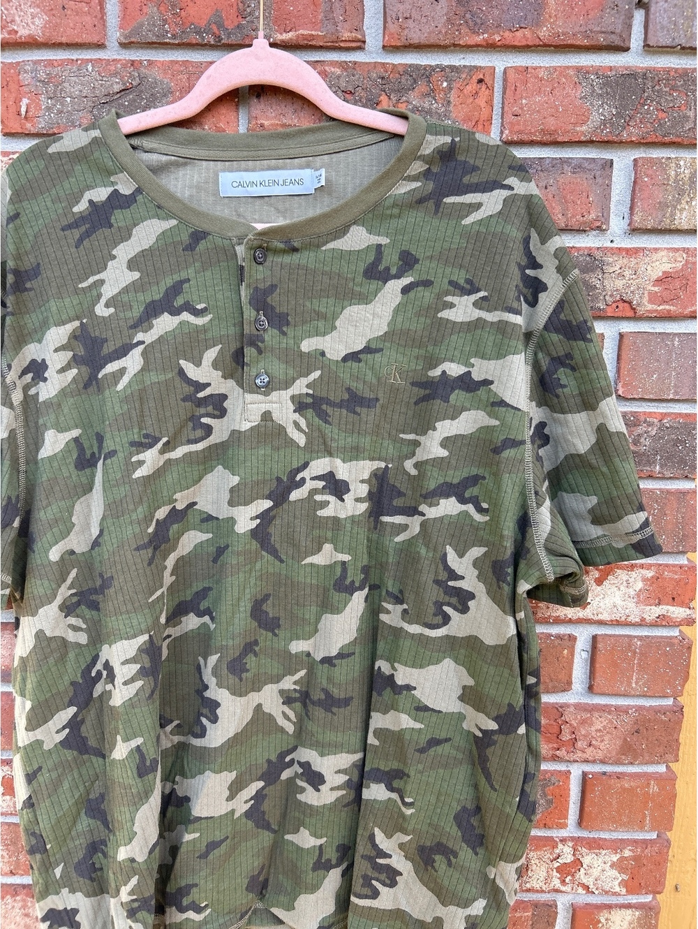 Calvin Klein  xxl Jeans Men's Camouflage Short Sleeve Henley Shirt